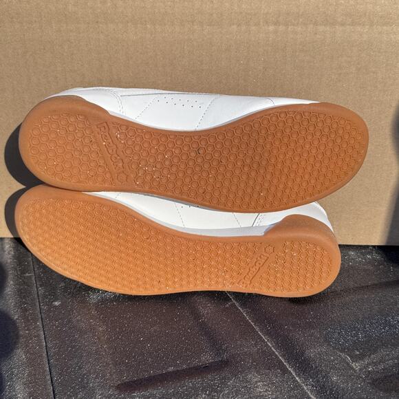 Aerobic Reebok Classic Shoes Womens 9 White Gum Low Leather Sneakers 420FZ2034‎ - Picture 11 of 12